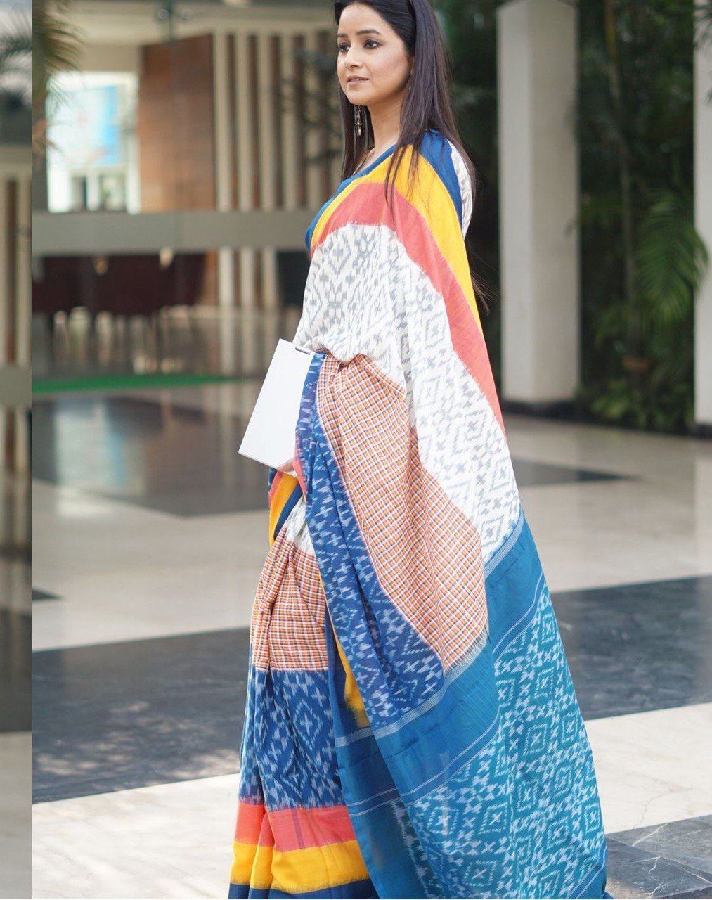 Mg239  Plain Linen Designer Saree Catalog